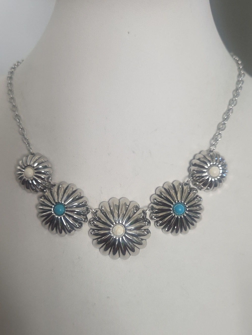 Paparazzi Palm Tree Promenade White Necklace NWT